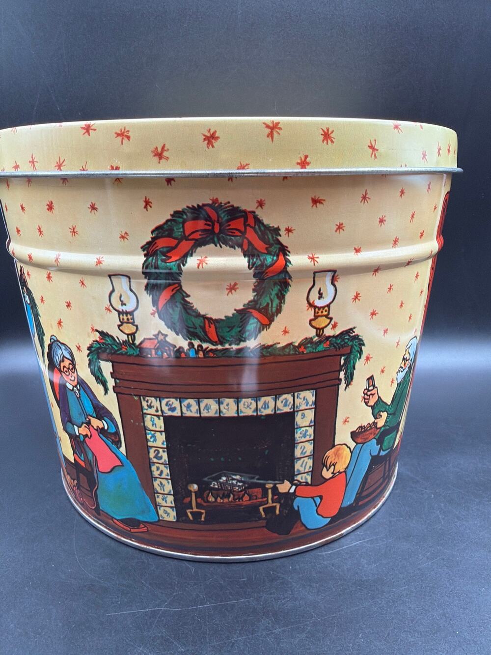 Vintage 1981 Popcorn Factory Christmas Tin 10.25" Holiday Family Fireplace